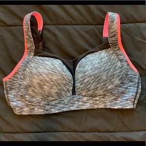 Lululemon / Sports Bra / Size 36D